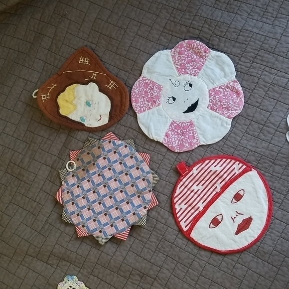 Vintage handmade hot pad/trivets/teapot warmer - Picture 1 of 8